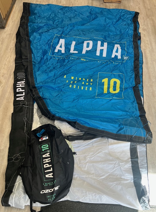 S/H Ozone Alpha V2 10m Kite Only