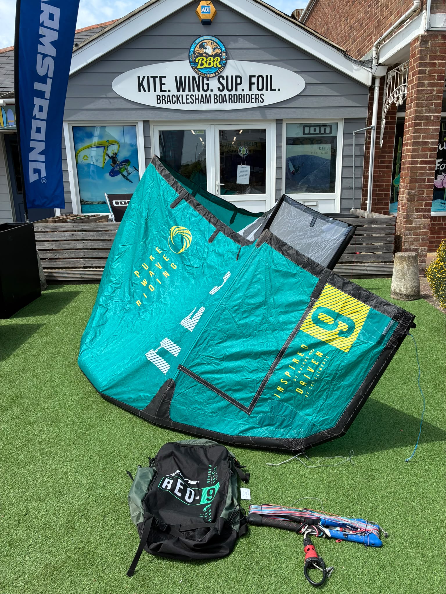 (image for) S/H Ozone Reo V6 9m Kite and Bar